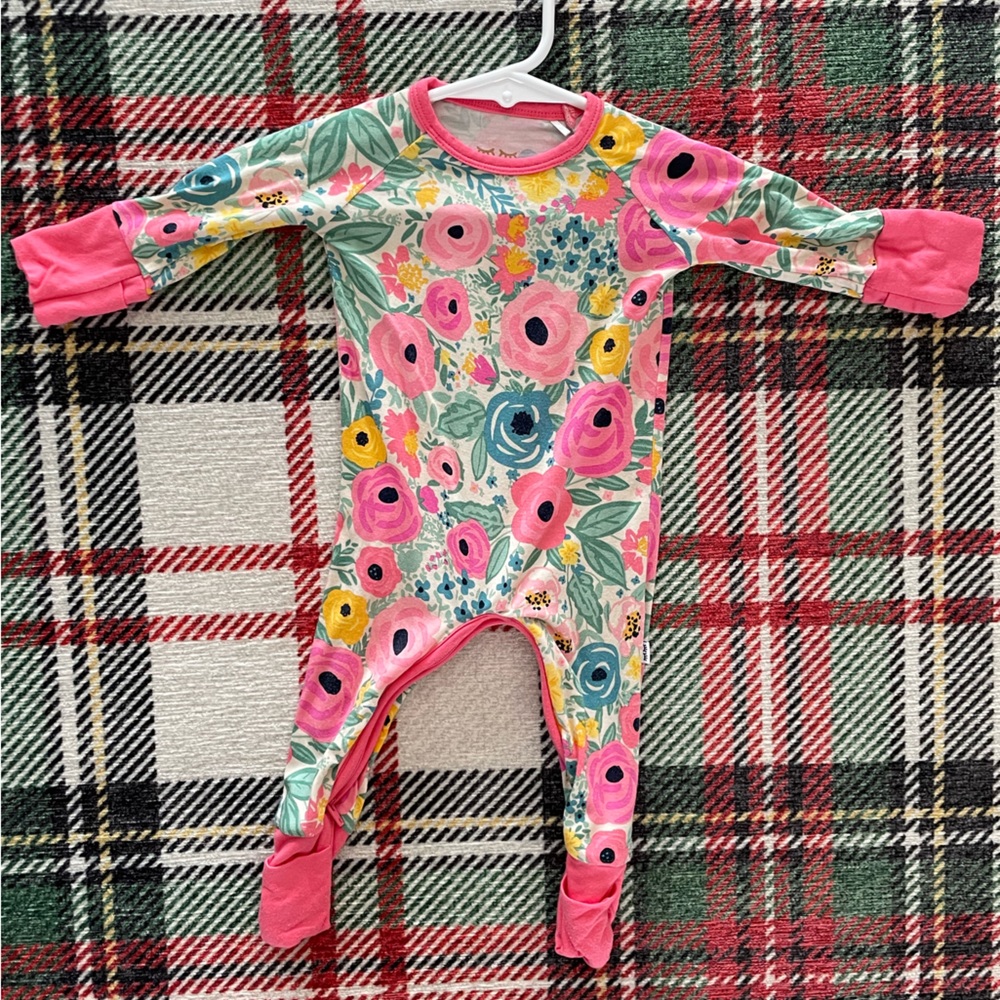 Secret Garden Little Sleepies Crescent Zippy